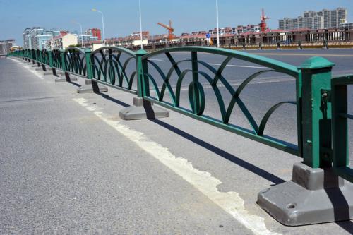 道路護(hù)欄
